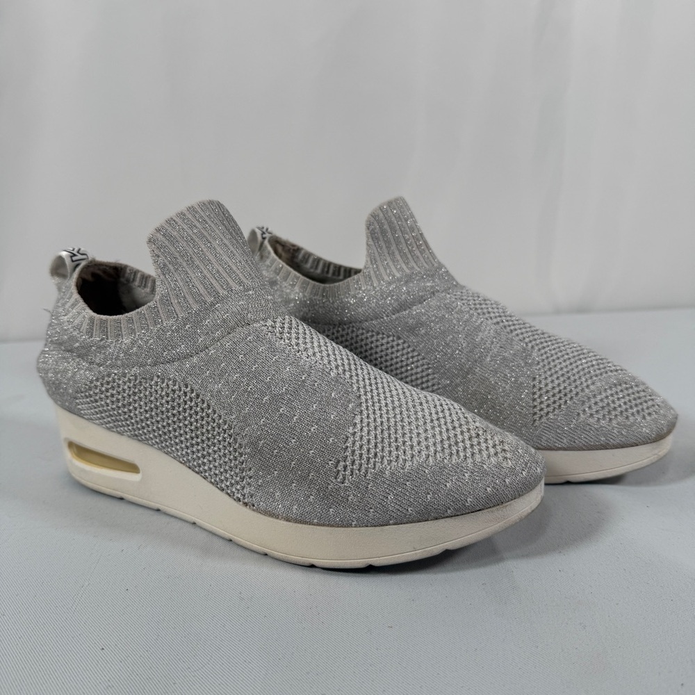 DKNY, Women's Gray Knit Slip-On Sneakers, size 8.5M,